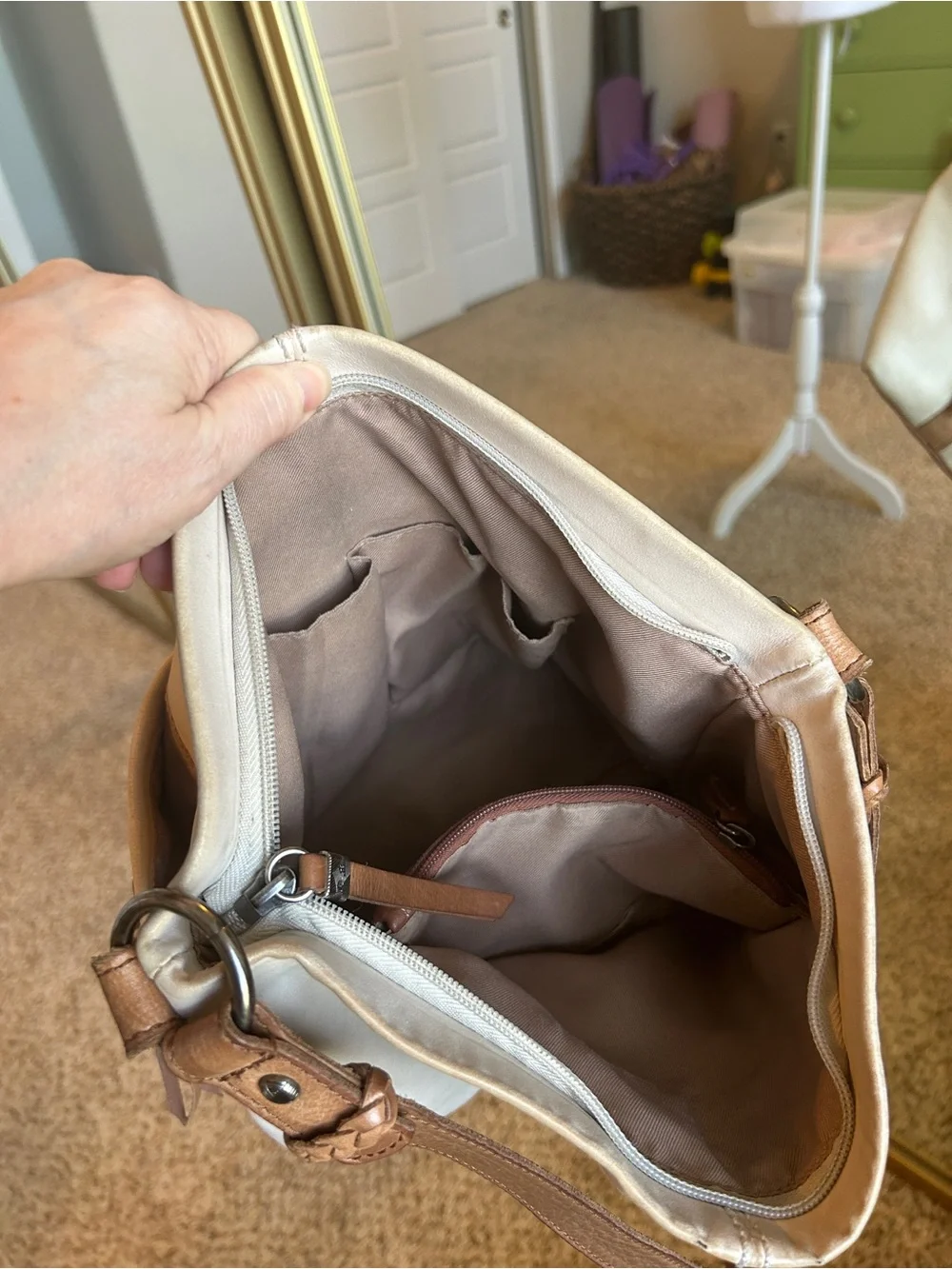 The Sak Ashland Leather Bucket Hobo Shoulder Bag Slouchy Boho Coastal Cream